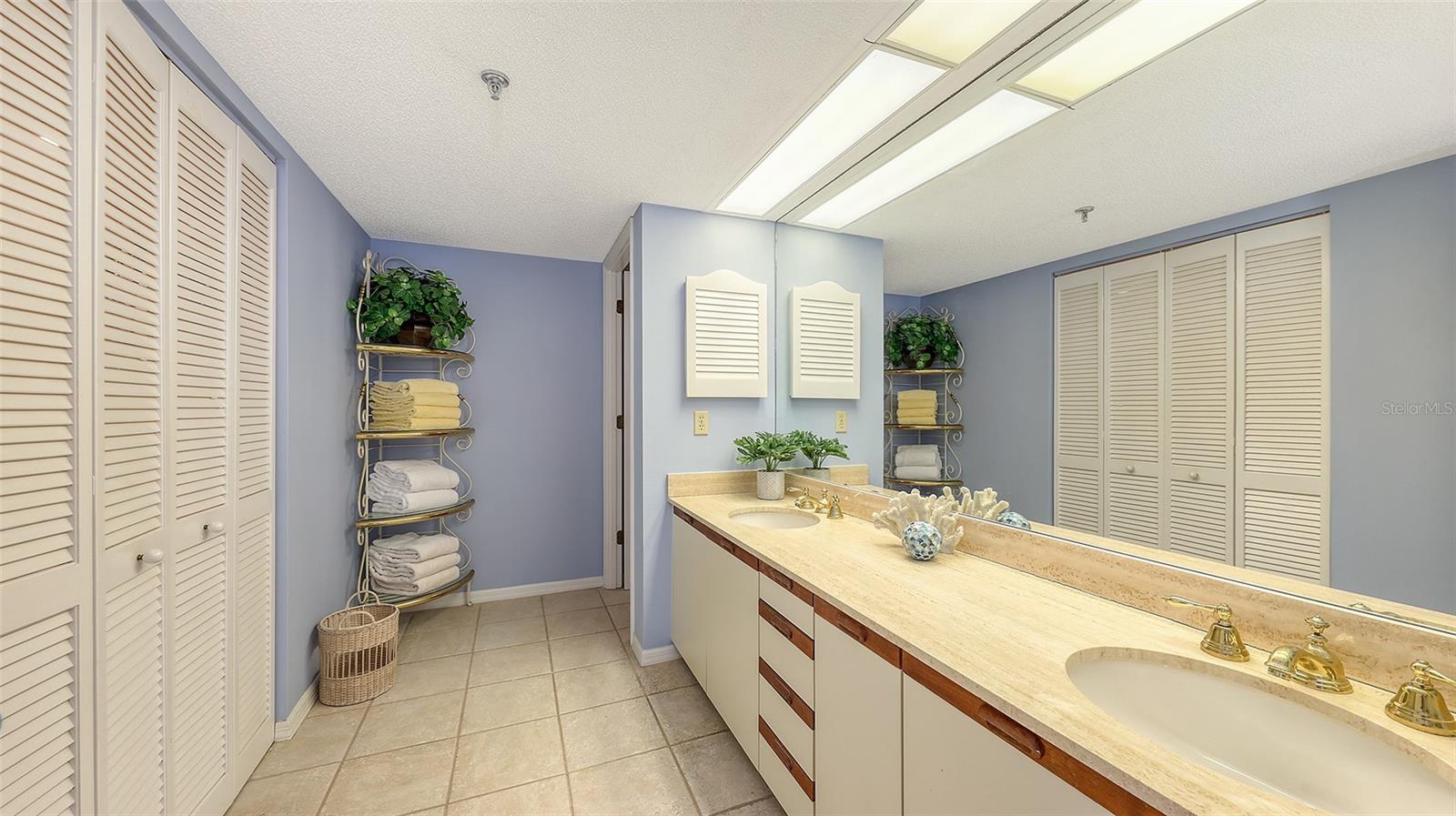 Image 30 of 64 For 1465 Gulf Of Mexico Drive 502