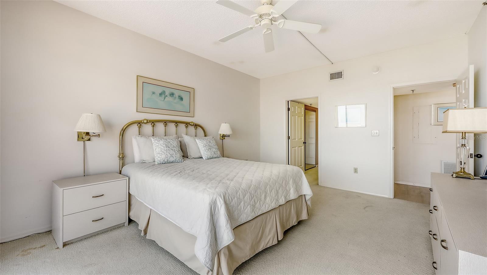 Image 36 of 64 For 1465 Gulf Of Mexico Drive 502