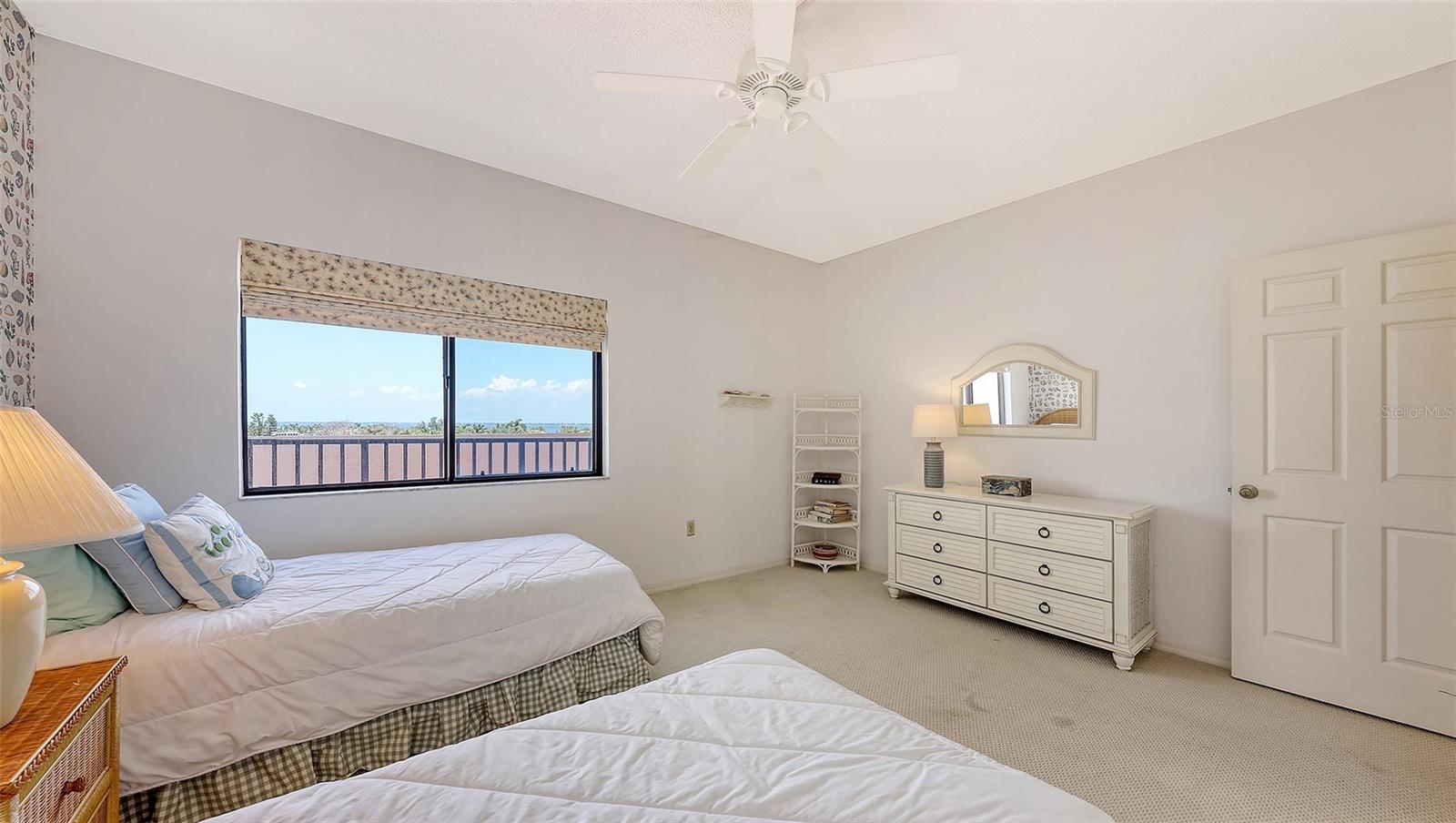 Image 39 of 64 For 1465 Gulf Of Mexico Drive 502