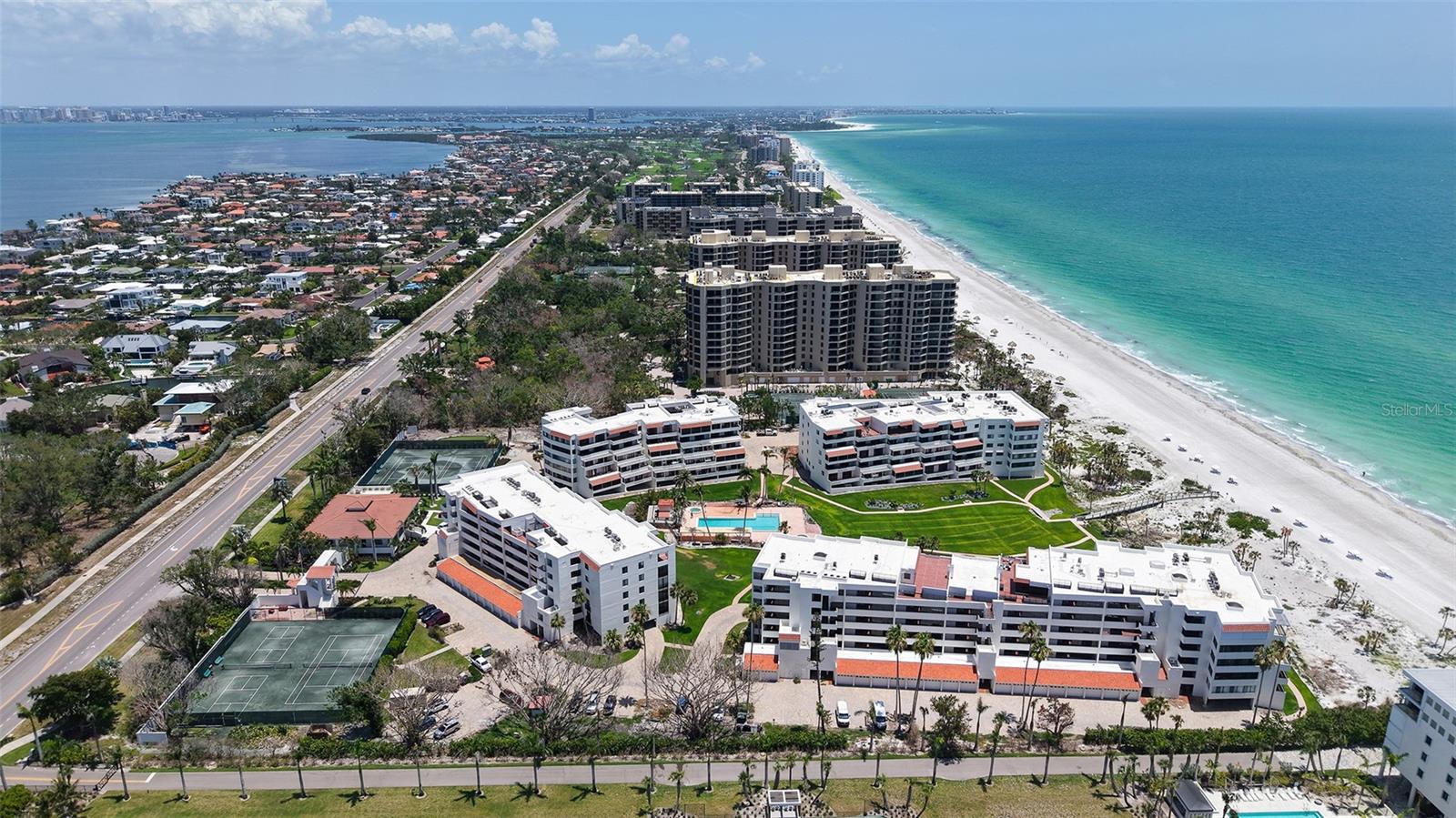 Image 4 of 64 For 1465 Gulf Of Mexico Drive 502