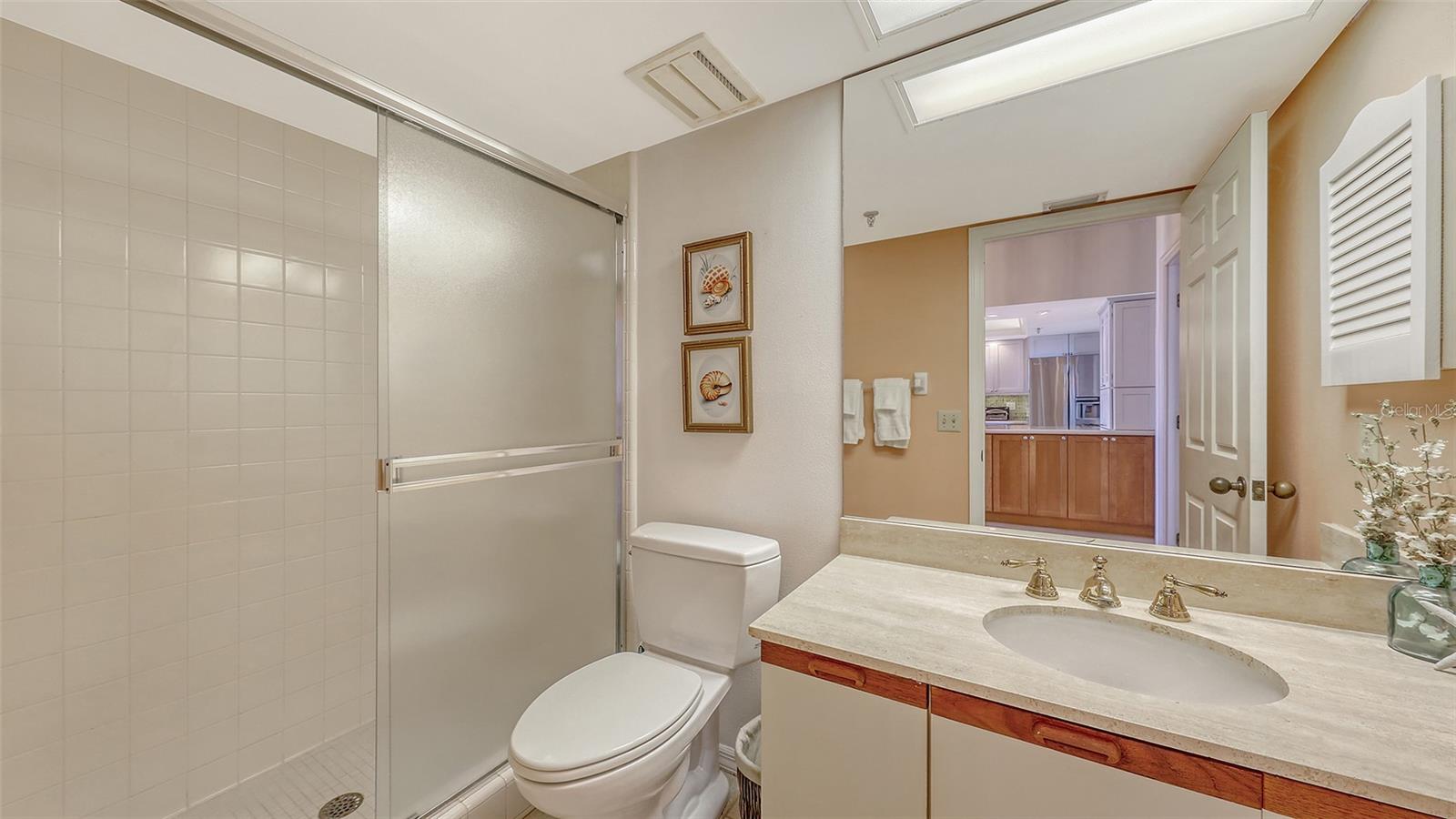 Image 40 of 64 For 1465 Gulf Of Mexico Drive 502