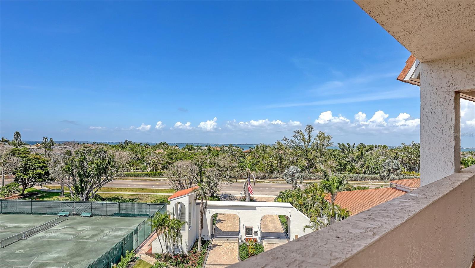 Image 47 of 64 For 1465 Gulf Of Mexico Drive 502