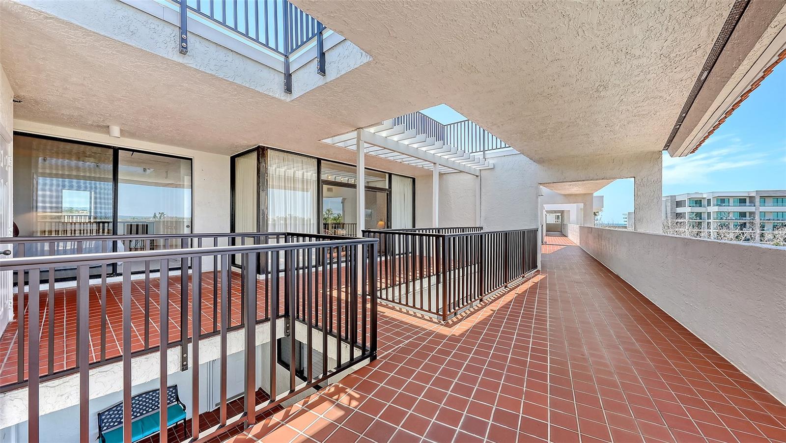 Image 6 of 64 For 1465 Gulf Of Mexico Drive 502