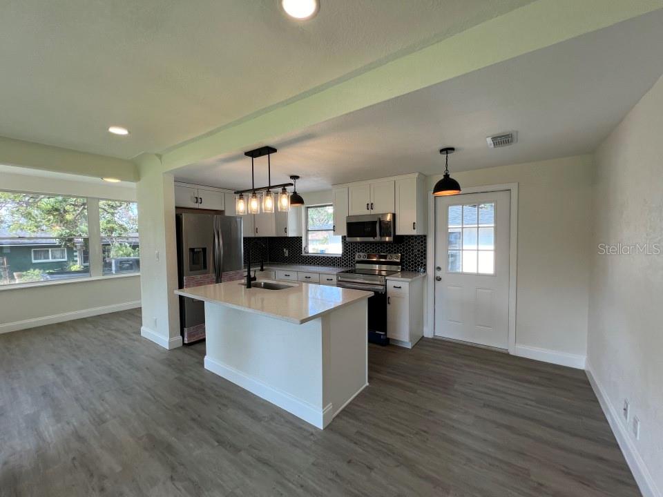 Image 10 of 30 For 2333 22nd Street S