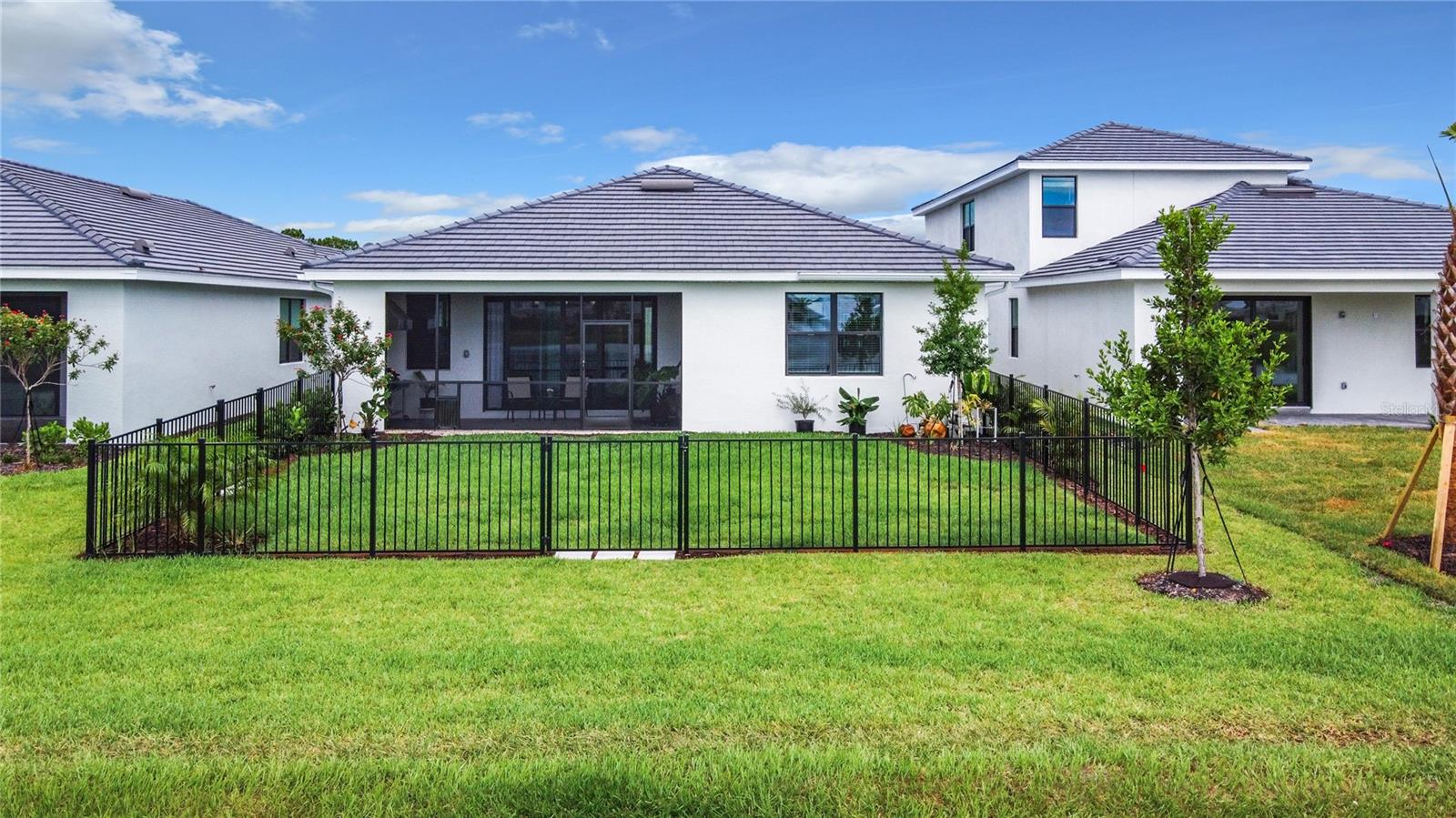 Image 3 of 44 For 18510 Midsummer Place
