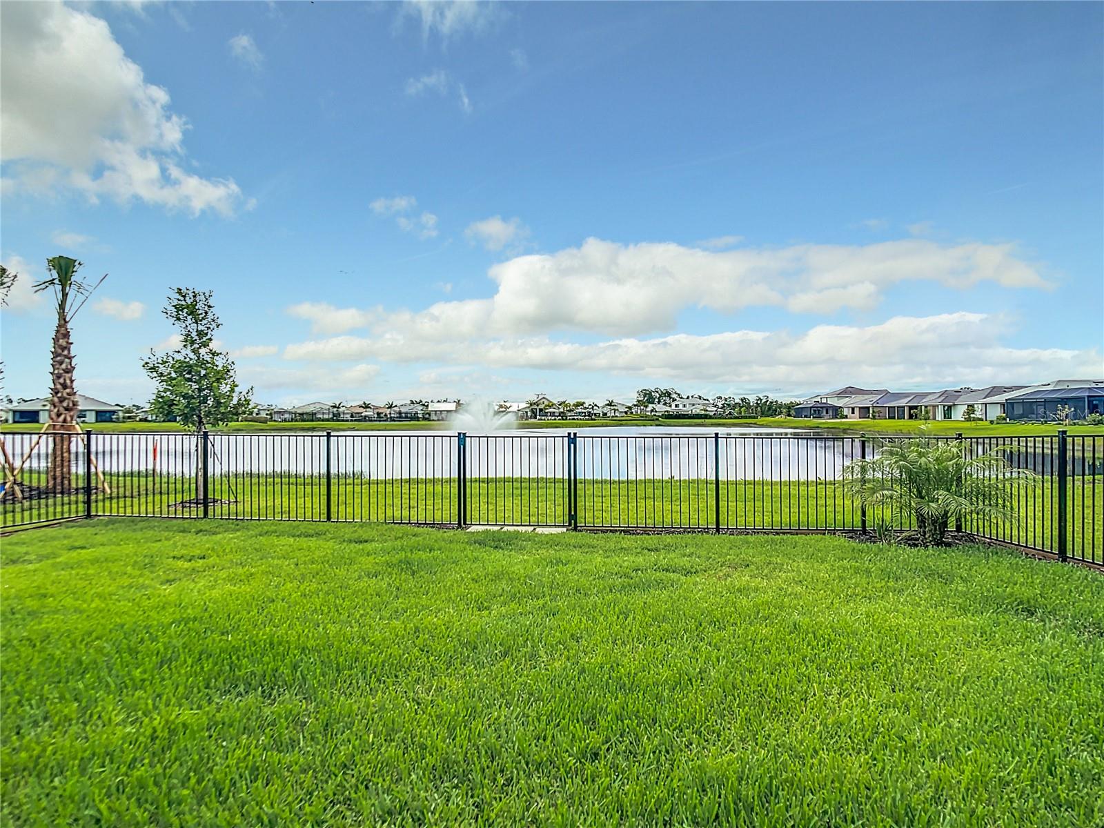 Image 4 of 44 For 18510 Midsummer Place