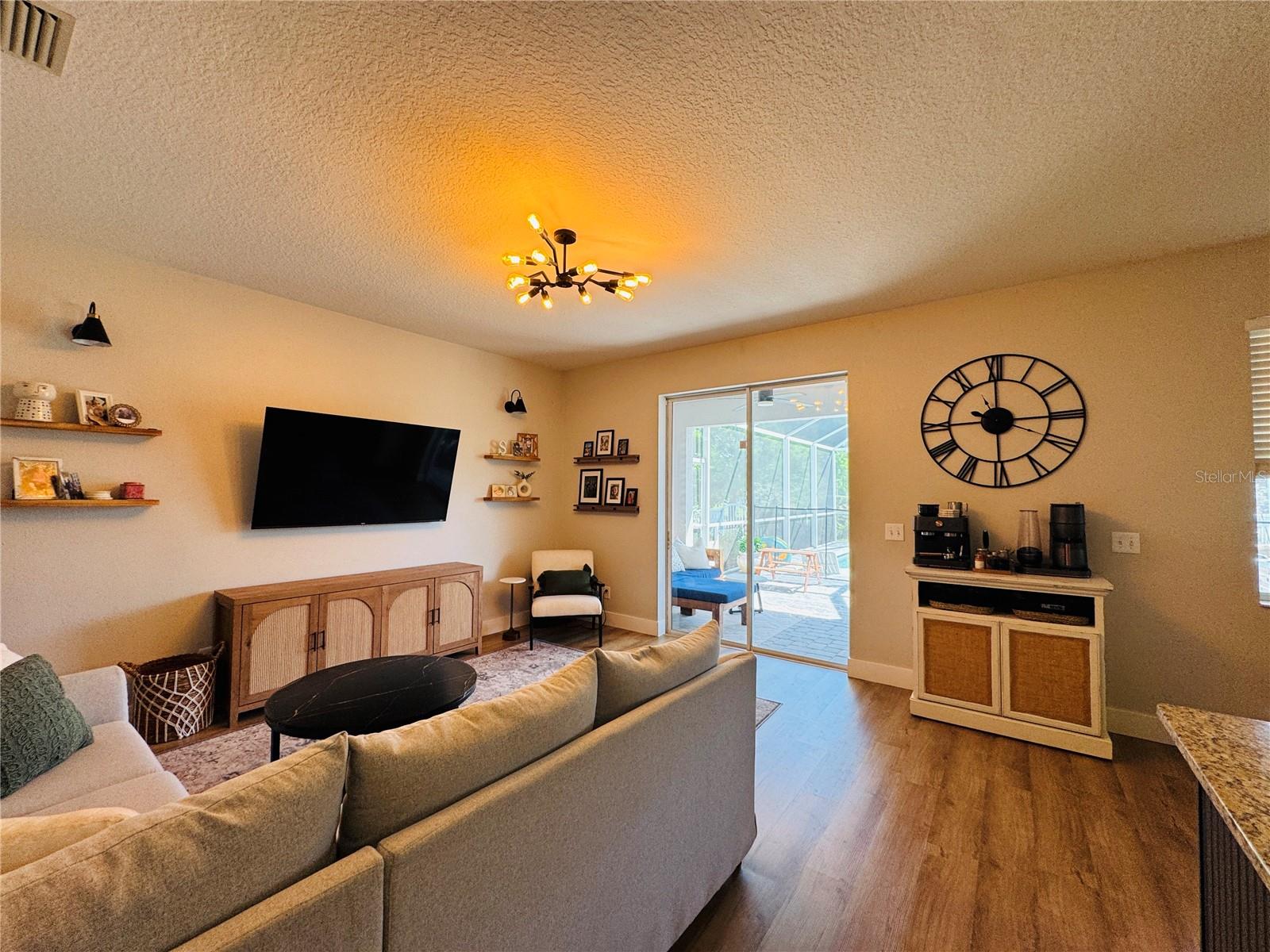 Image 5 of 22 For 15207 Searobbin Drive