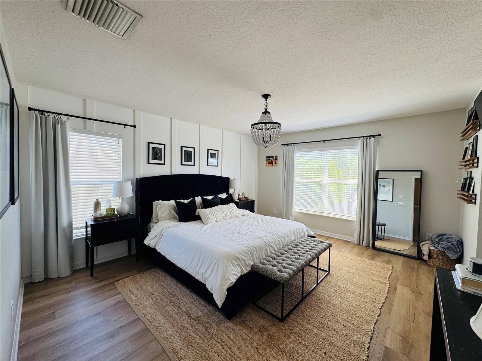 Image 9 of 22 For 15207 Searobbin Drive