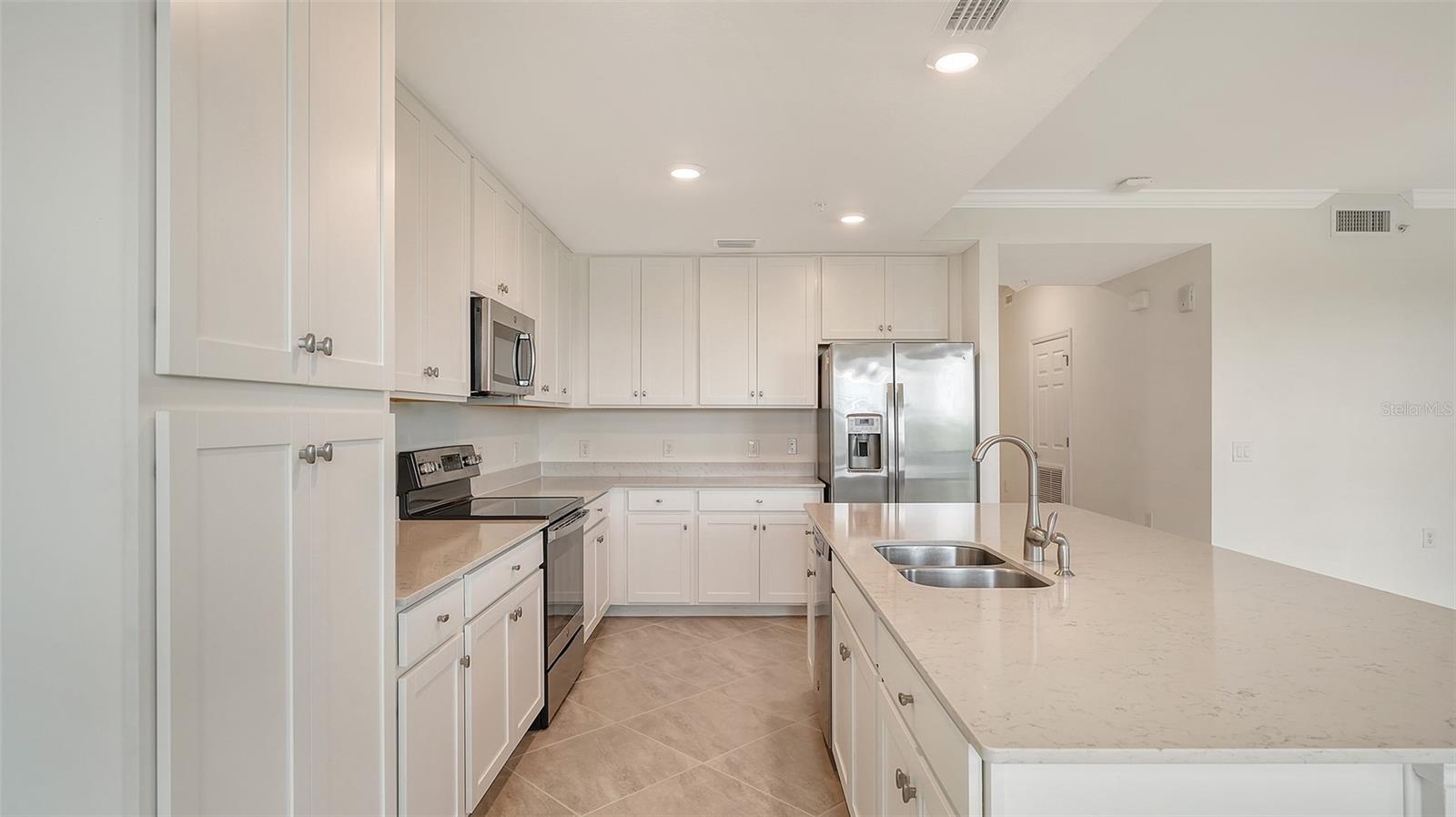 Image 11 of 65 For 17704 Gawthrop Drive 303