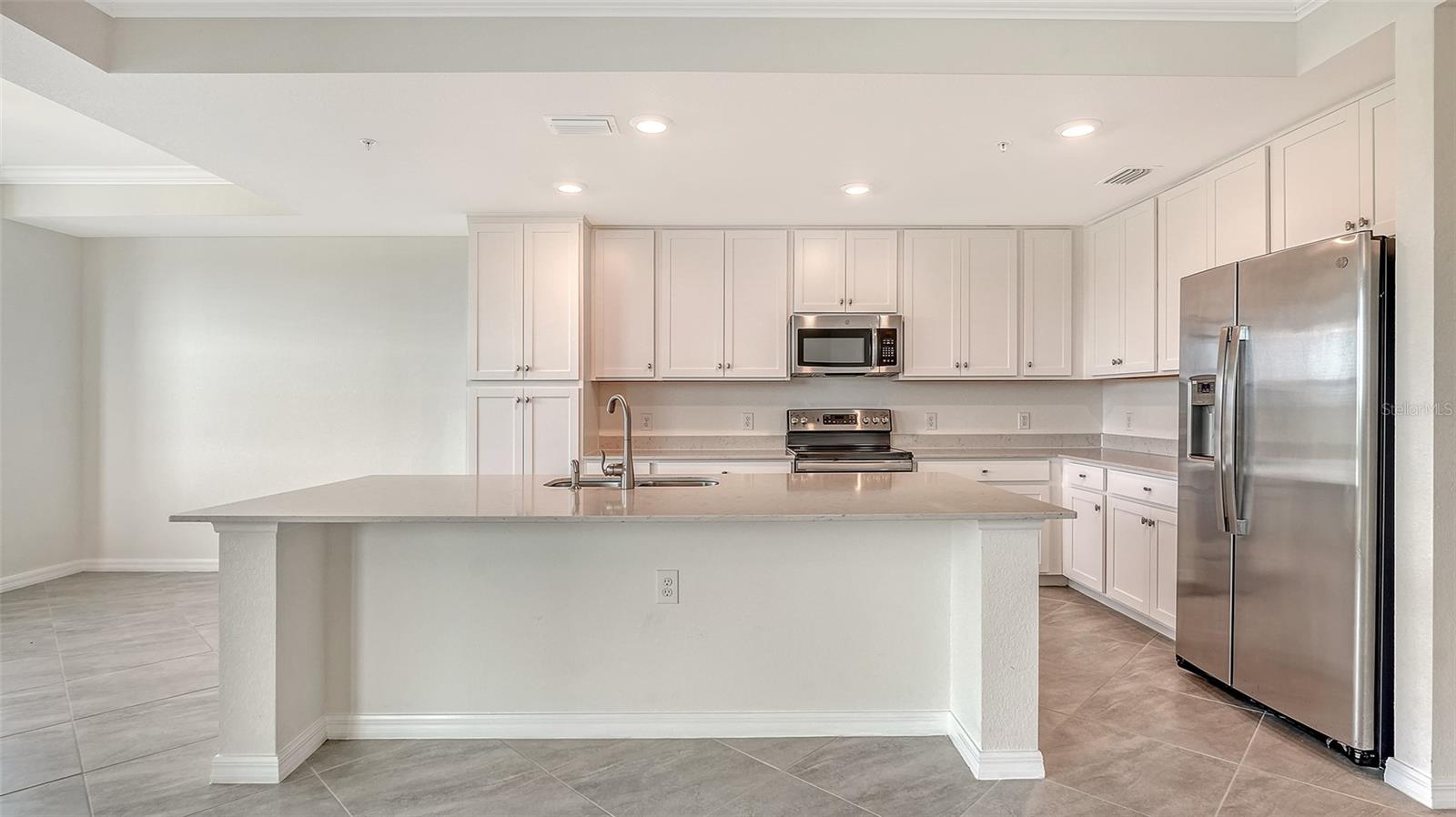 Image 9 of 65 For 17704 Gawthrop Drive 303