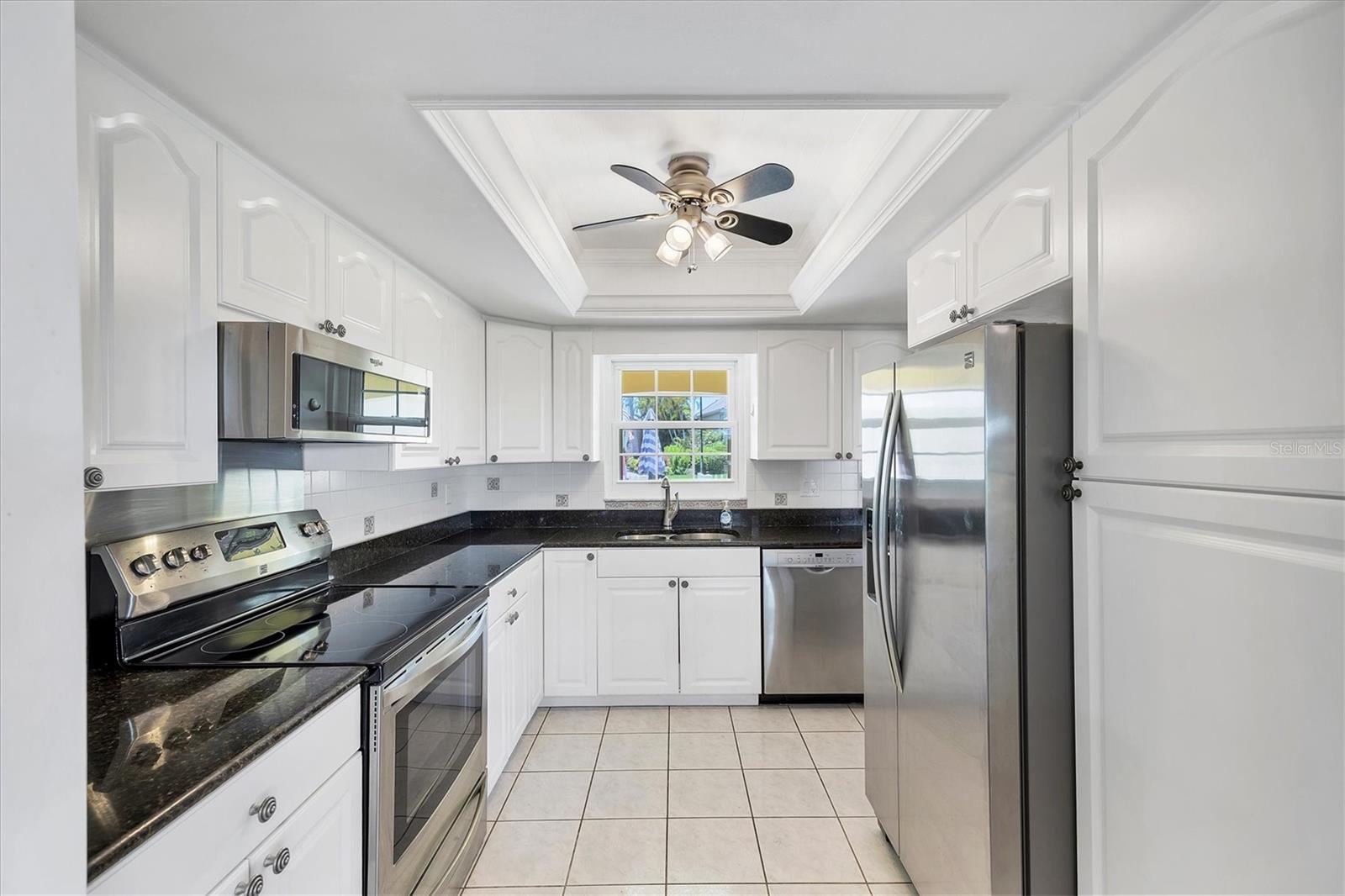 Image 18 of 36 For 5849 Tidewood Avenue 12