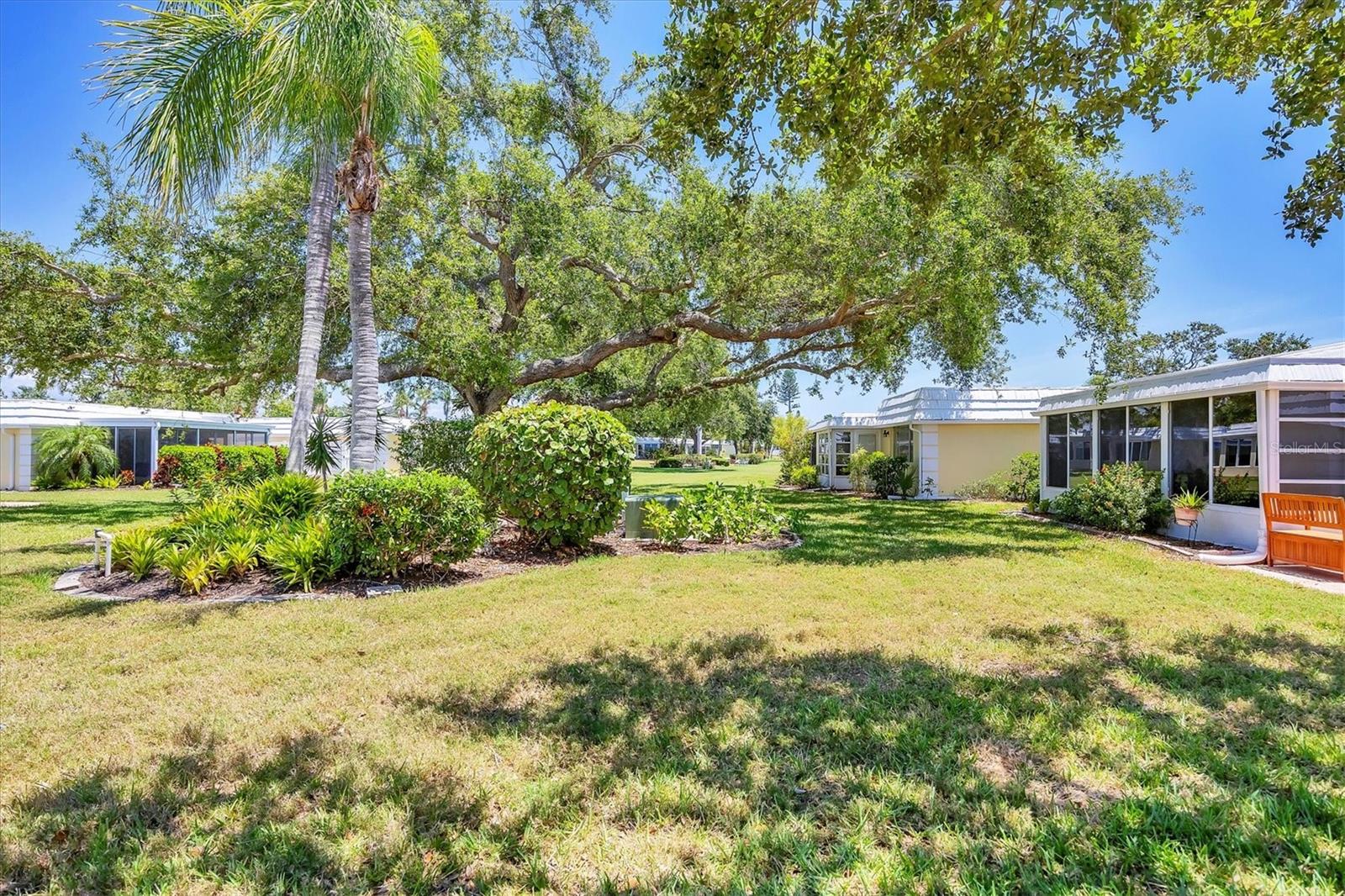 Image 23 of 36 For 5849 Tidewood Avenue 12