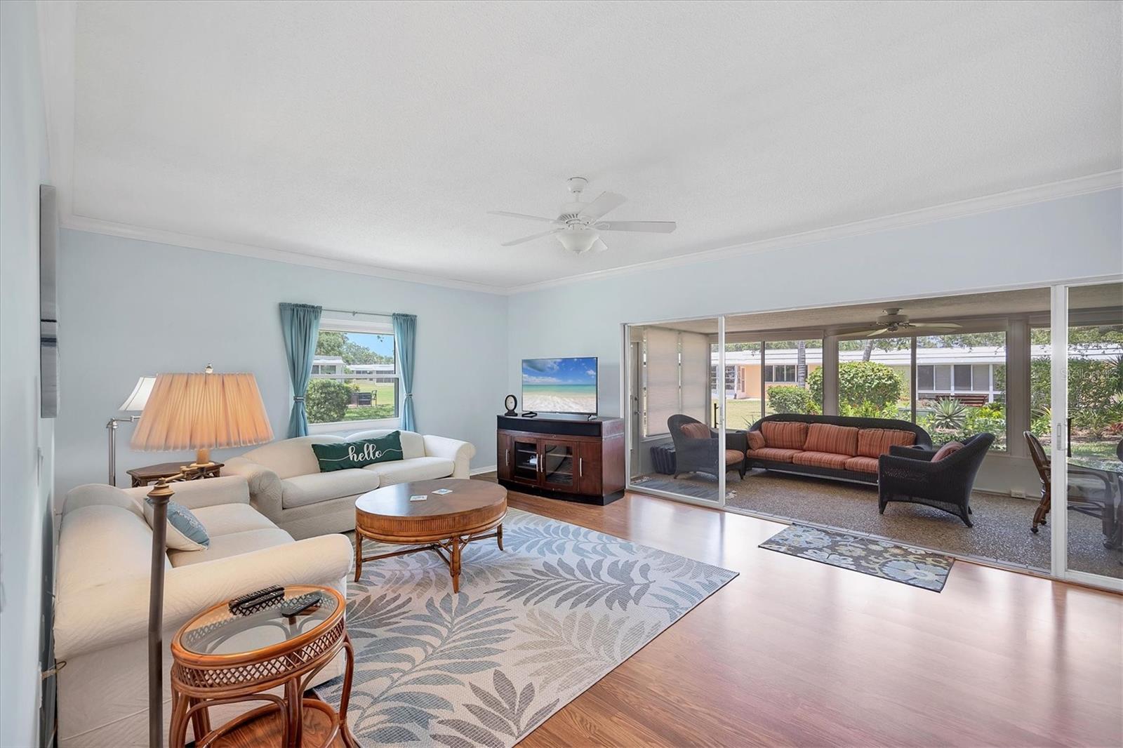 Image 3 of 36 For 5849 Tidewood Avenue 12
