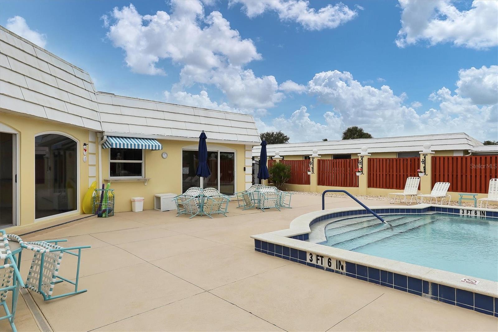 Image 33 of 36 For 5849 Tidewood Avenue 12
