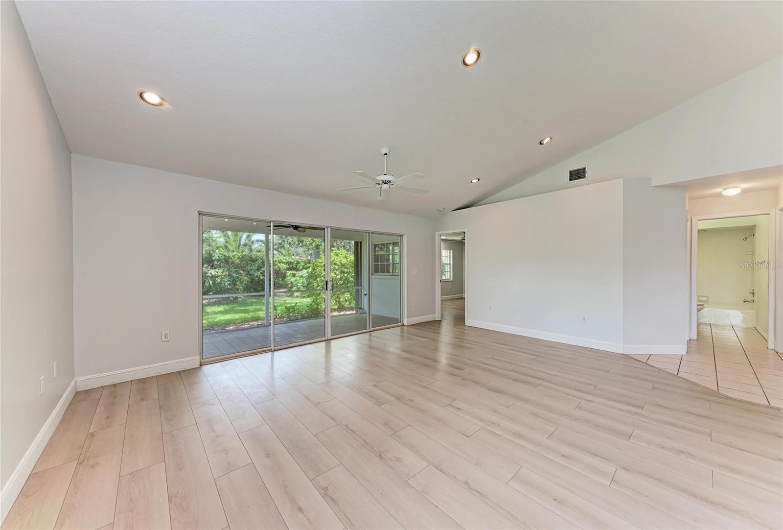 Image 13 of 36 For 7023 Woodside Oaks Circle 1
