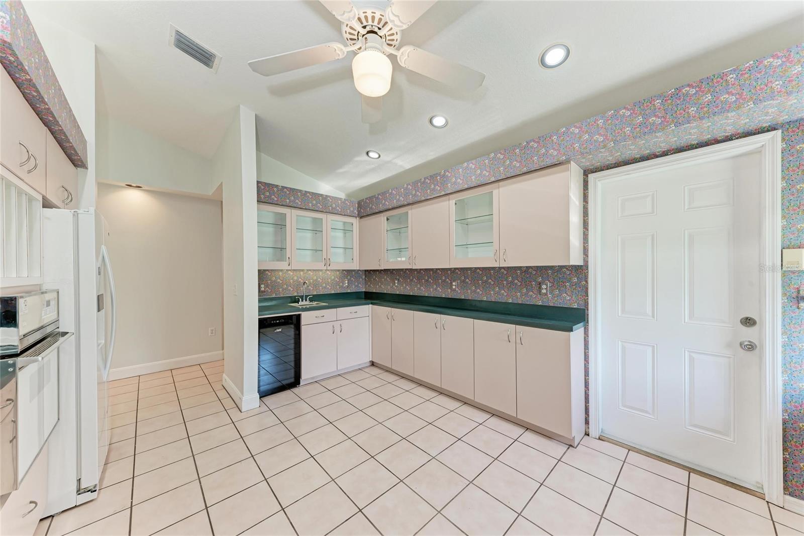 Image 17 of 36 For 7023 Woodside Oaks Circle 1