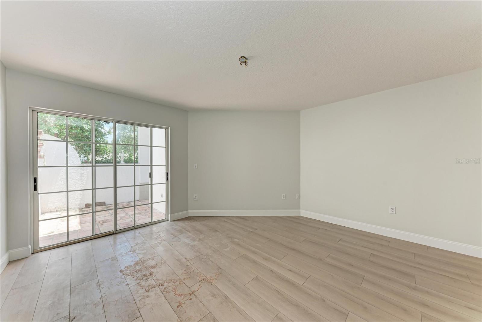 Image 27 of 36 For 7023 Woodside Oaks Circle 1