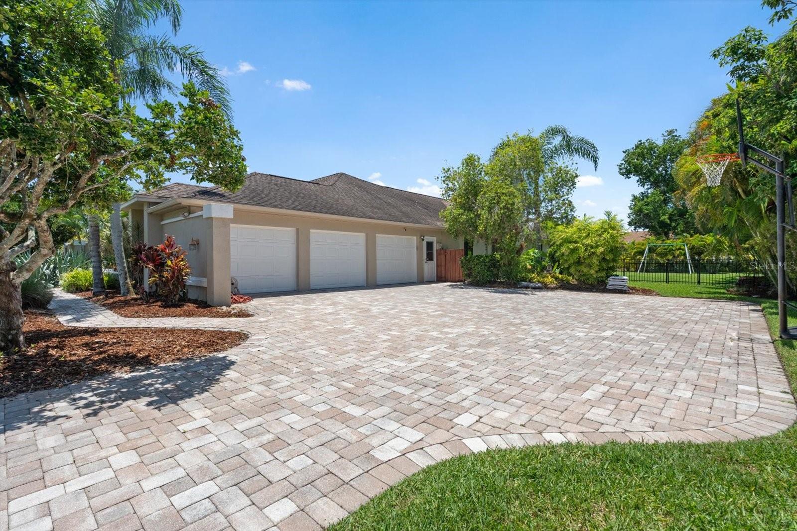 Image 2 of 50 For 7321 Hemlock Lane