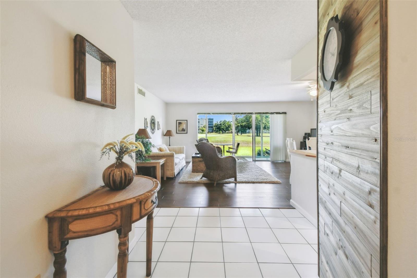 Image 15 of 61 For 3820 Ironwood Lane 104-i