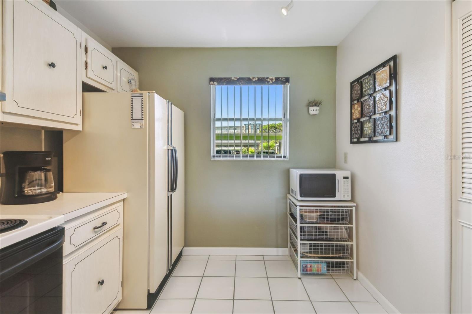 Image 23 of 61 For 3820 Ironwood Lane 104-i
