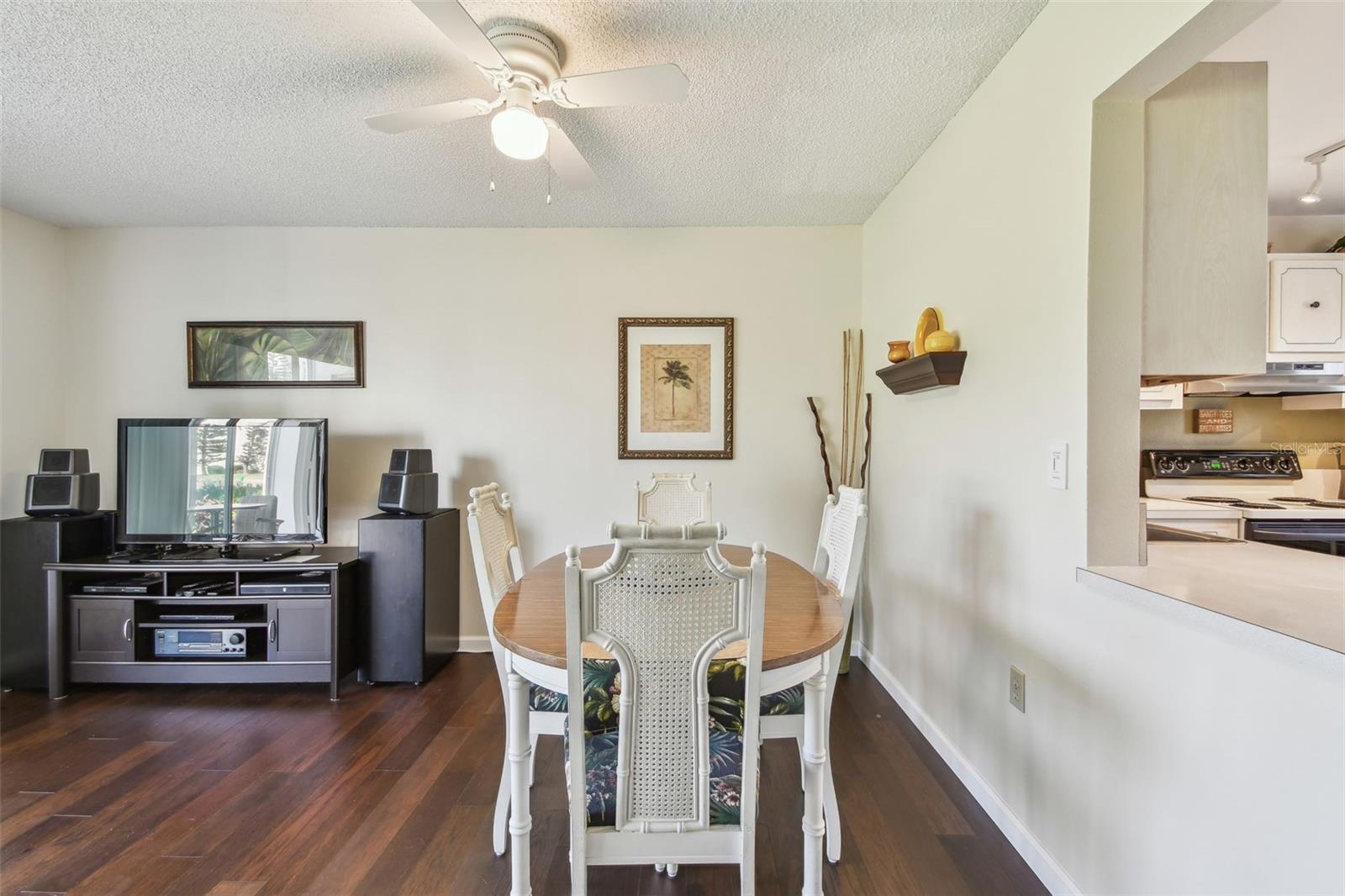 Image 30 of 61 For 3820 Ironwood Lane 104-i