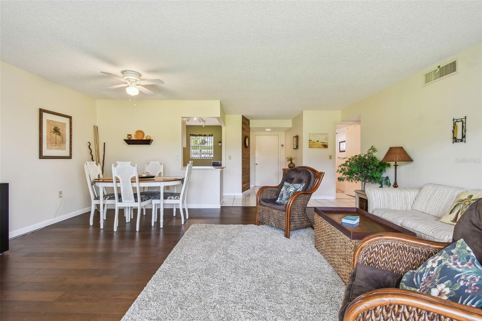 Image 37 of 61 For 3820 Ironwood Lane 104-i