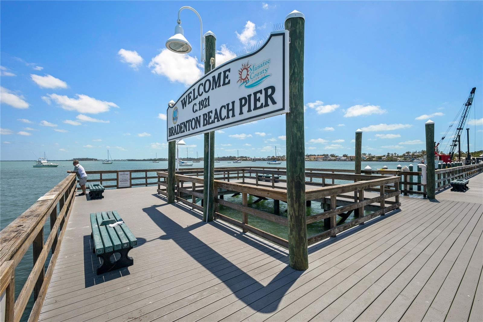 Listing photo id 8 for 2716 Riverview Boulevard