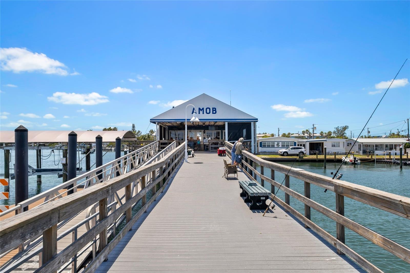 Listing photo id 9 for 2716 Riverview Boulevard
