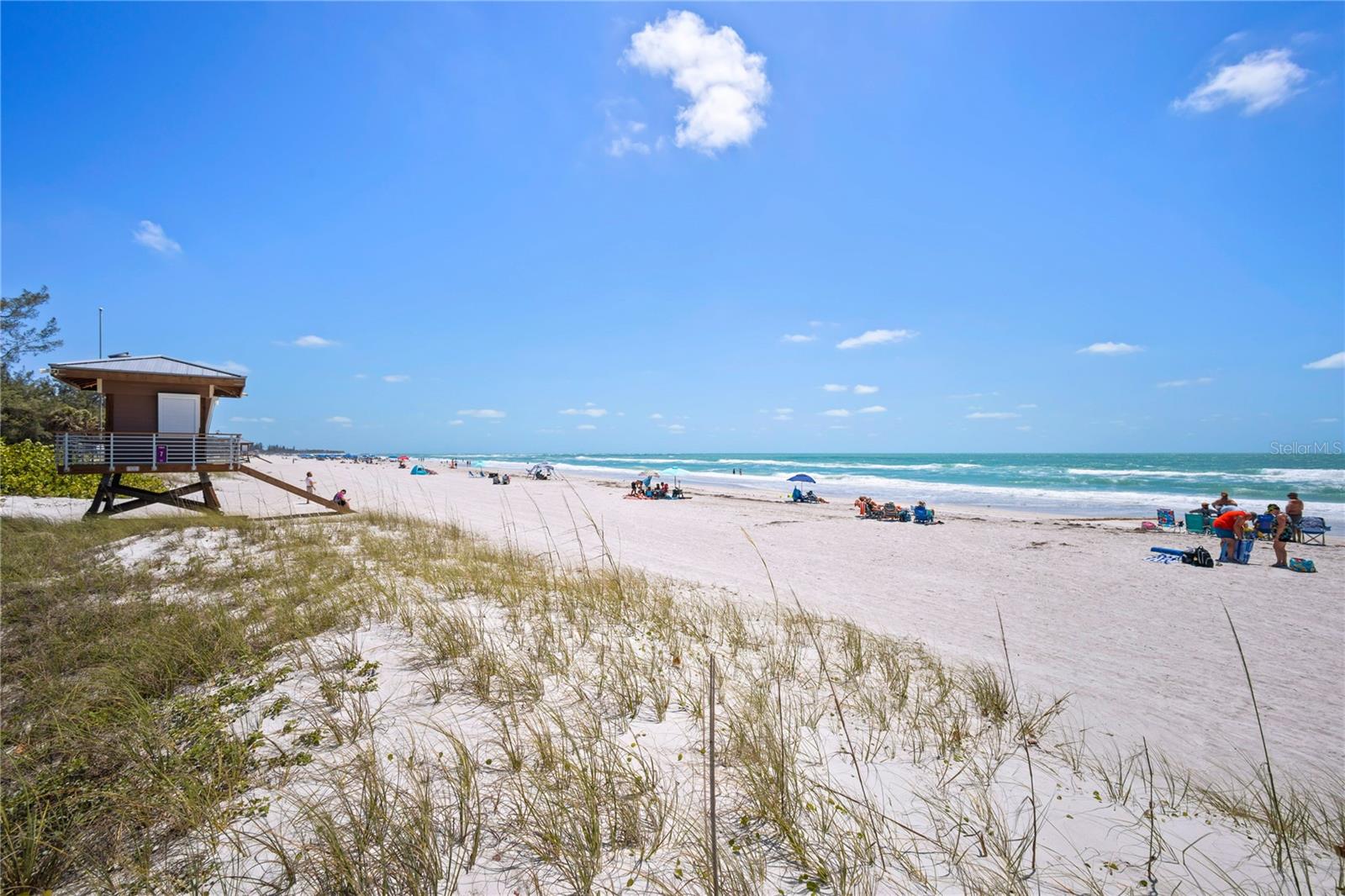 Listing photo id 12 for 2716 Riverview Boulevard