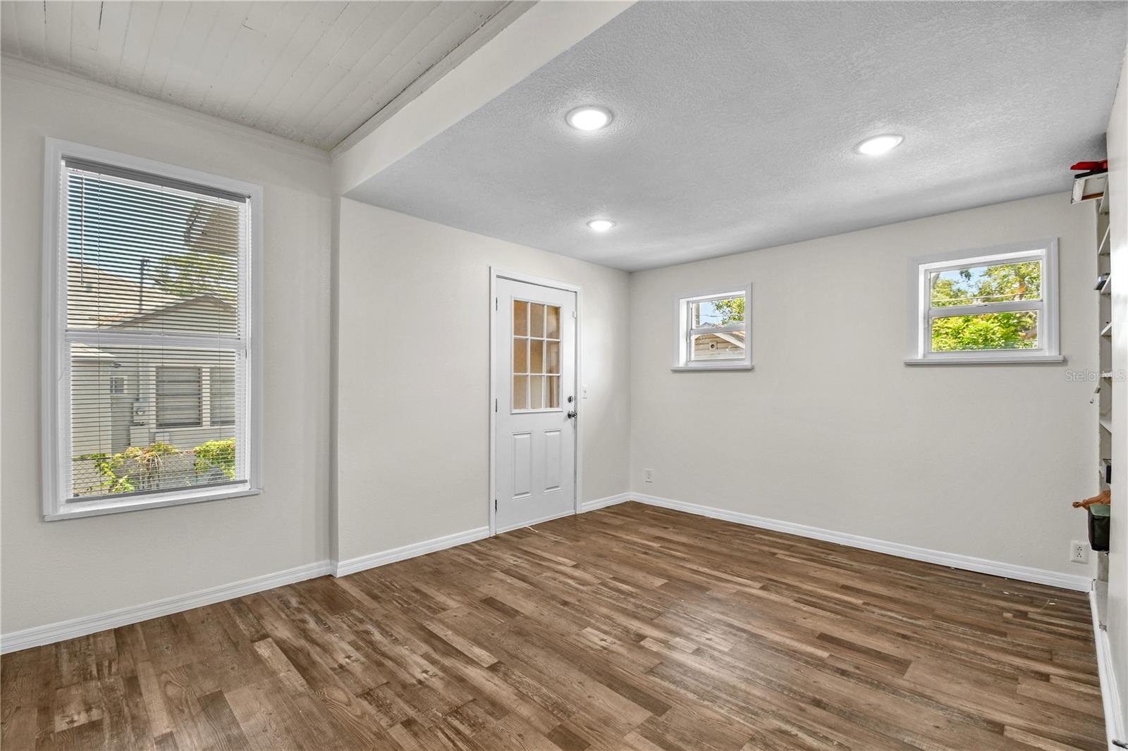 Image 17 of 33 For 766 13th Avenue S