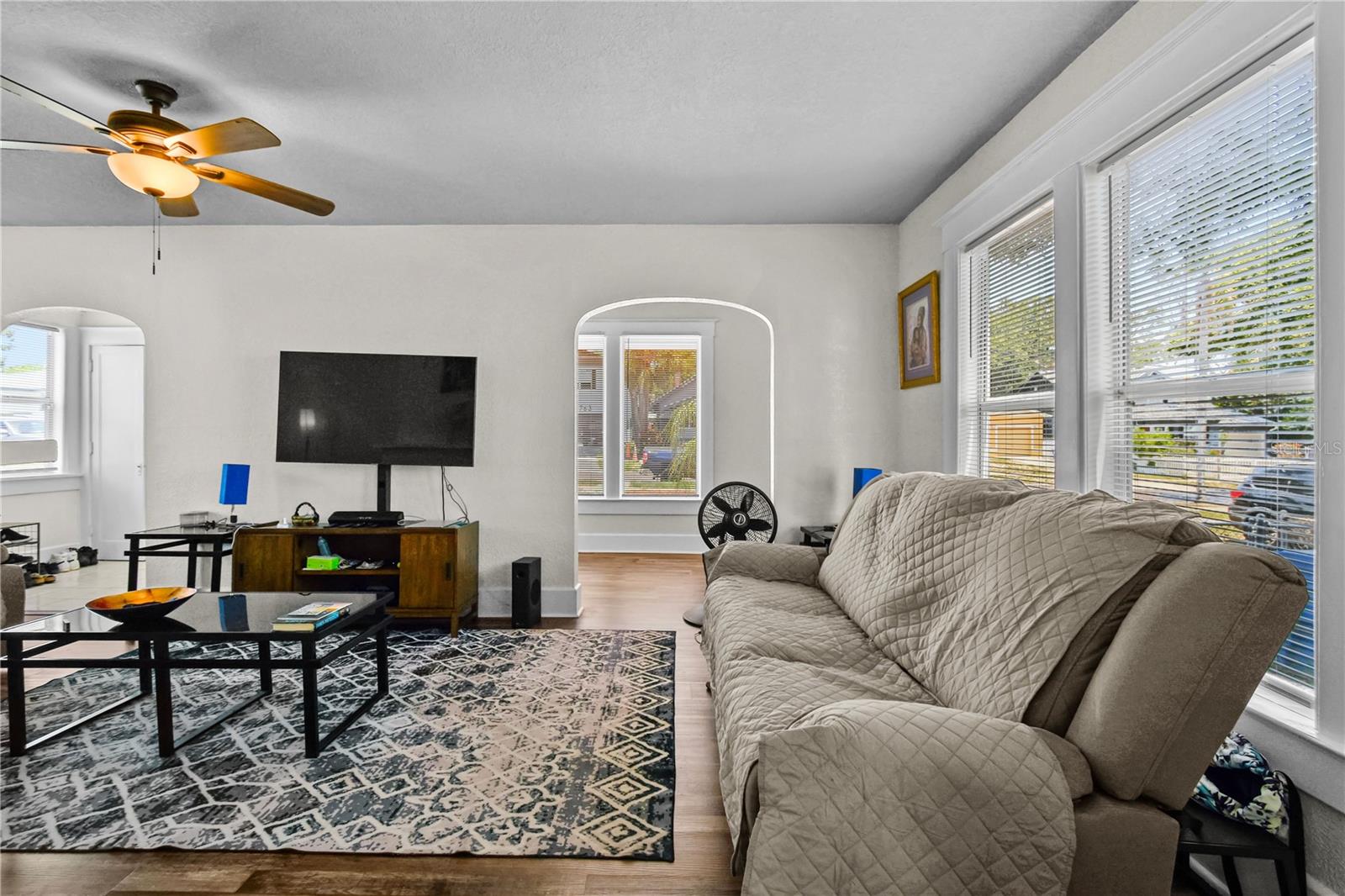 Image 18 of 33 For 766 13th Avenue S