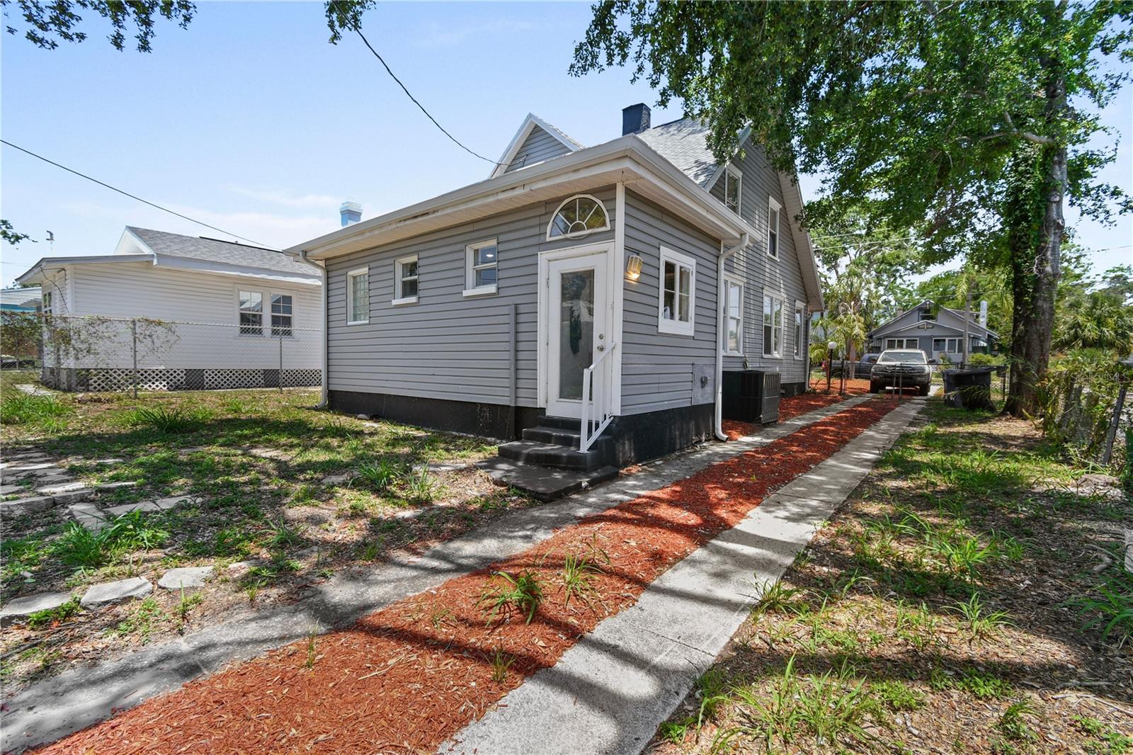 Image 3 of 33 For 766 13th Avenue S
