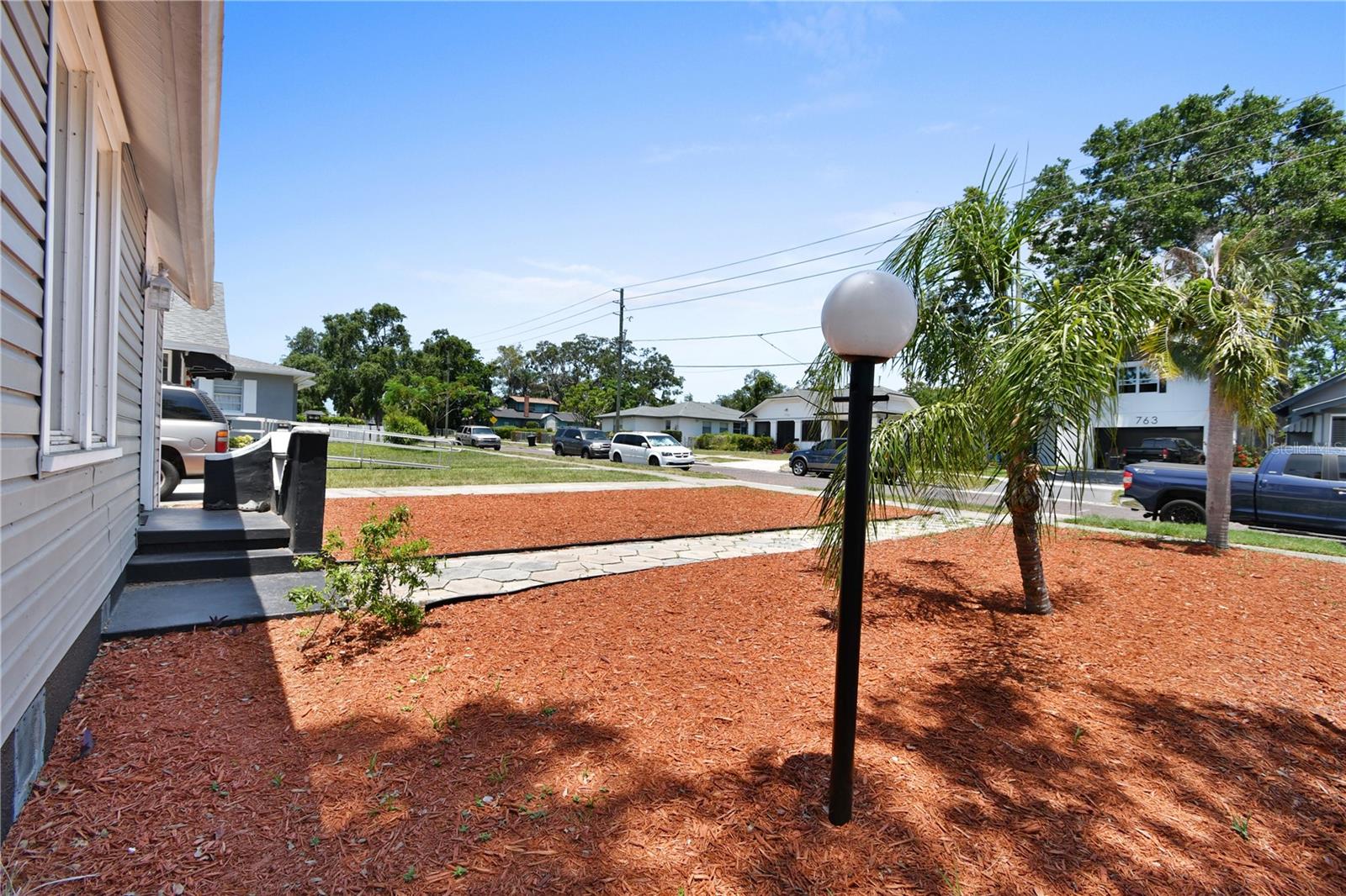 Image 4 of 33 For 766 13th Avenue S