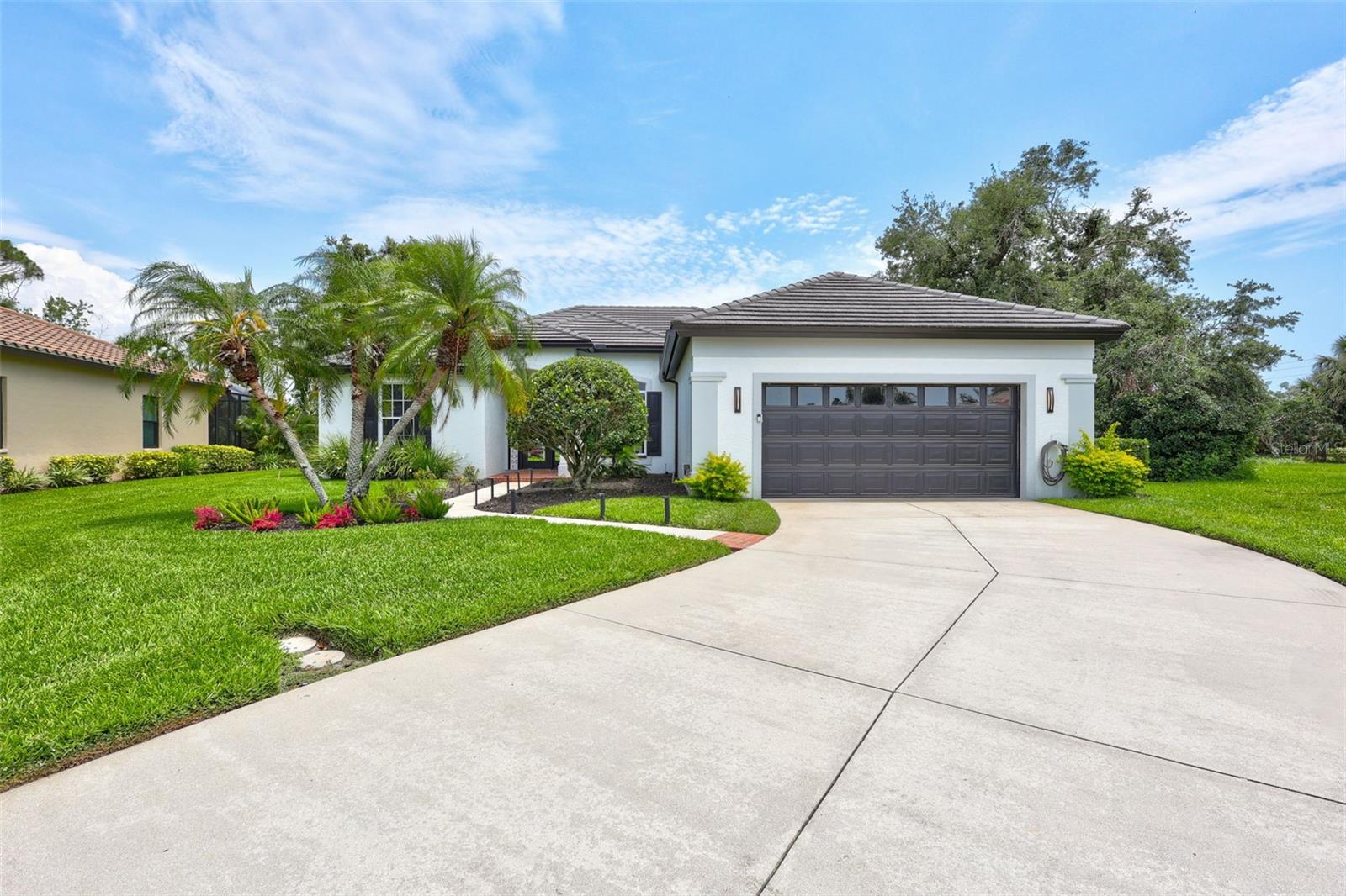 Image 3 of 66 For 5285 Far Oak Circle