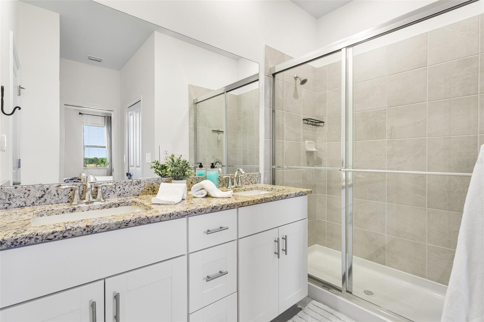 Image 31 of 43 For 14275 Pine Lodge Lane