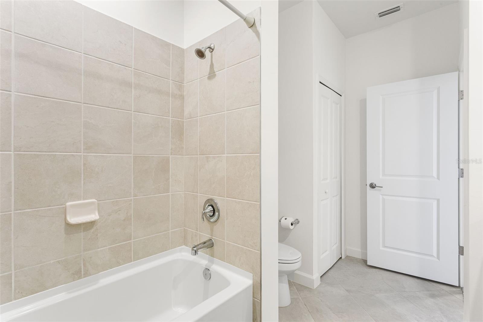 Image 40 of 43 For 14275 Pine Lodge Lane