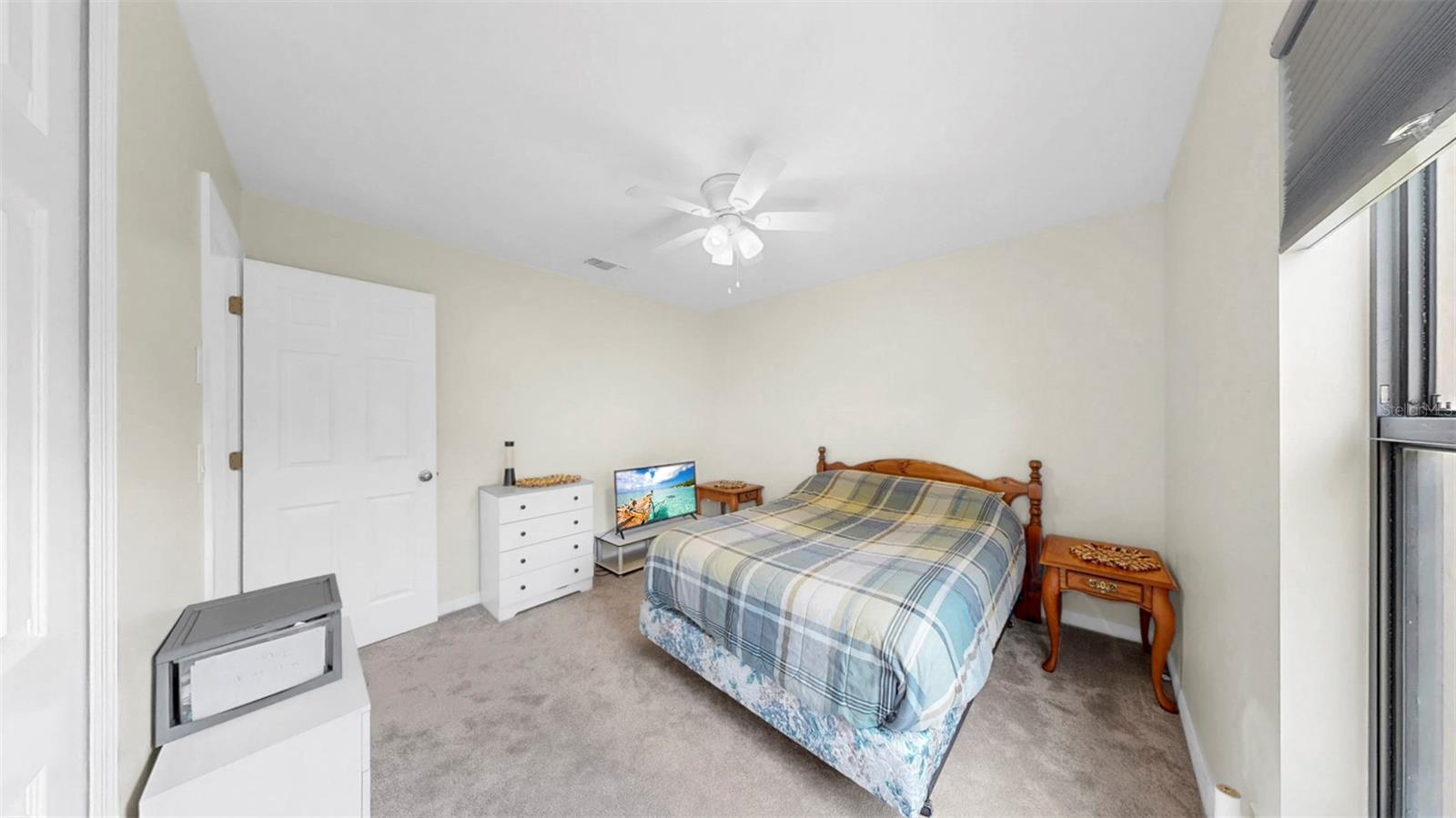 Image 13 of 37 For 4637 31st Court E