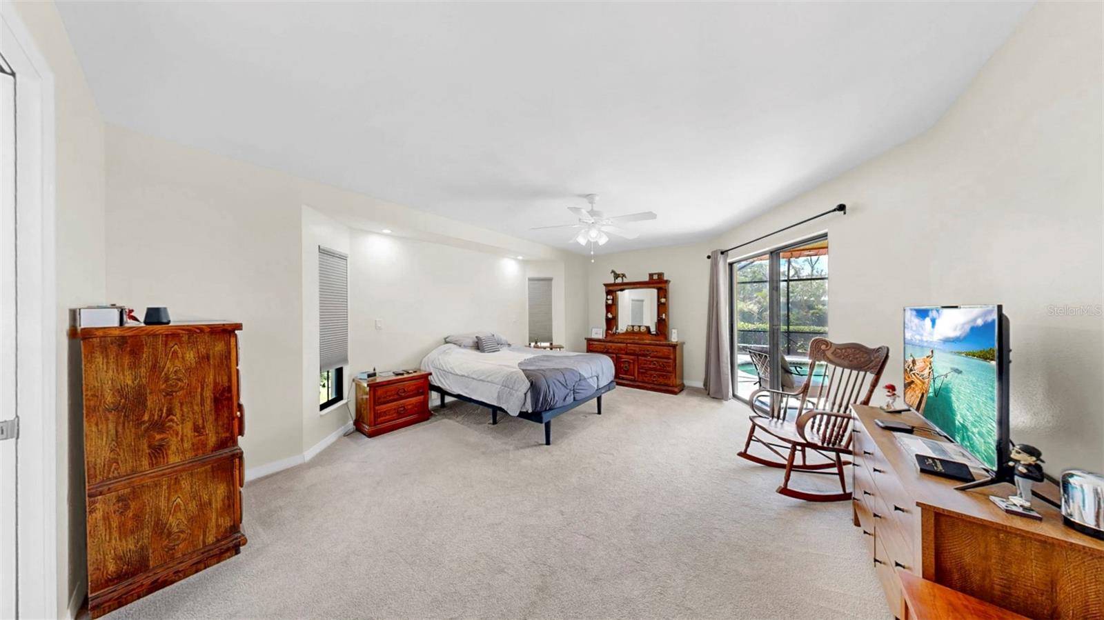 Image 8 of 37 For 4637 31st Court E