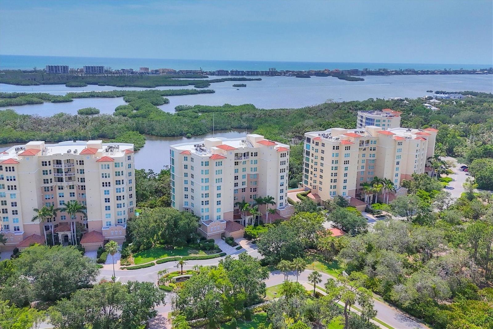 Image 95 of 97 For 401 Point Road 504