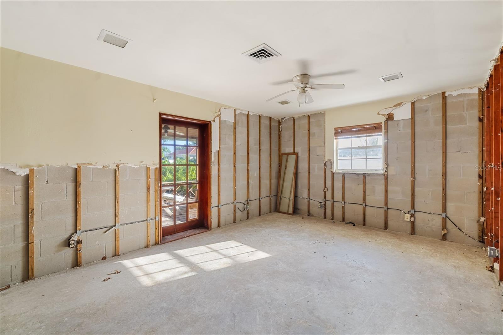 Image 9 of 51 For 1921 Fairview Drive