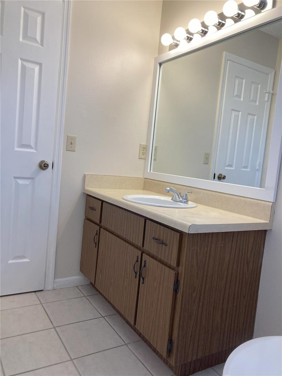 Image 19 of 43 For 1135 Fairfax Glen