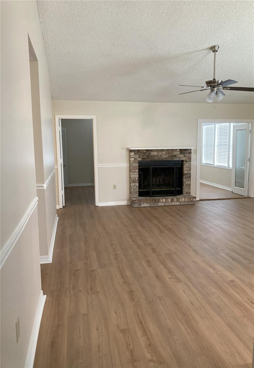 Image 2 of 43 For 1135 Fairfax Glen