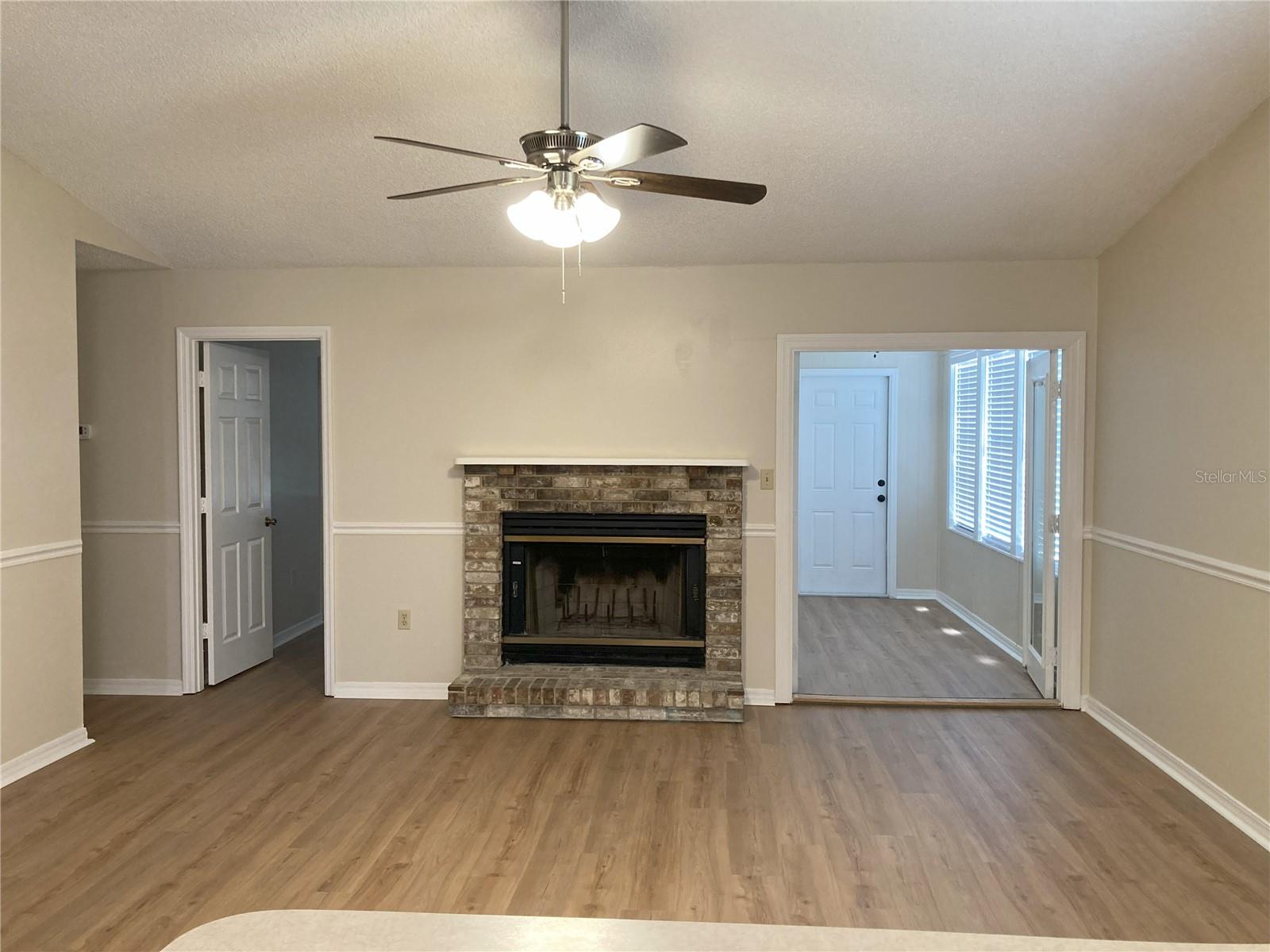 Image 3 of 43 For 1135 Fairfax Glen