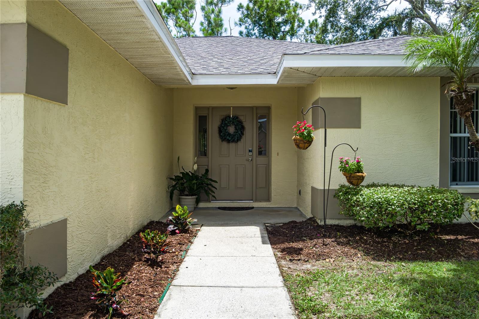 Image 4 of 25 For 4811 69th Court E