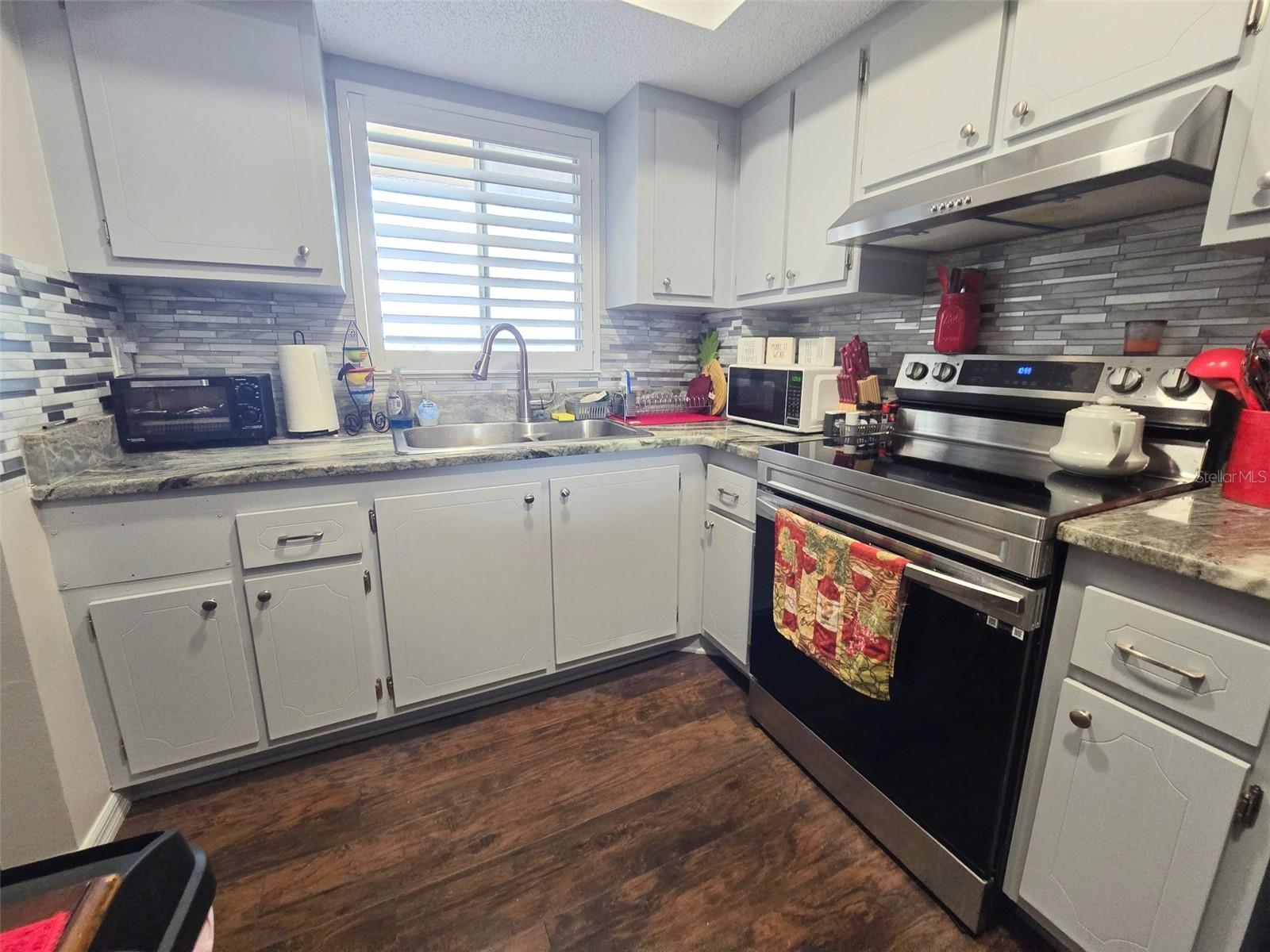 Image 10 of 22 For 3917 Lake Bayshore Drive F-307