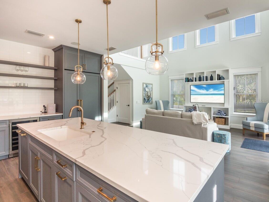 Image 10 of 52 For 421 Alamanda Road