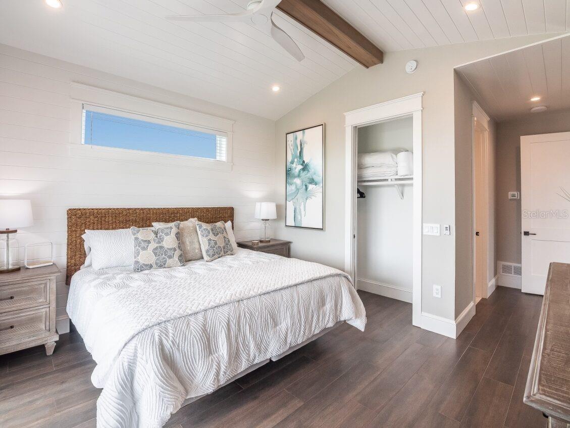 Image 25 of 52 For 421 Alamanda Road