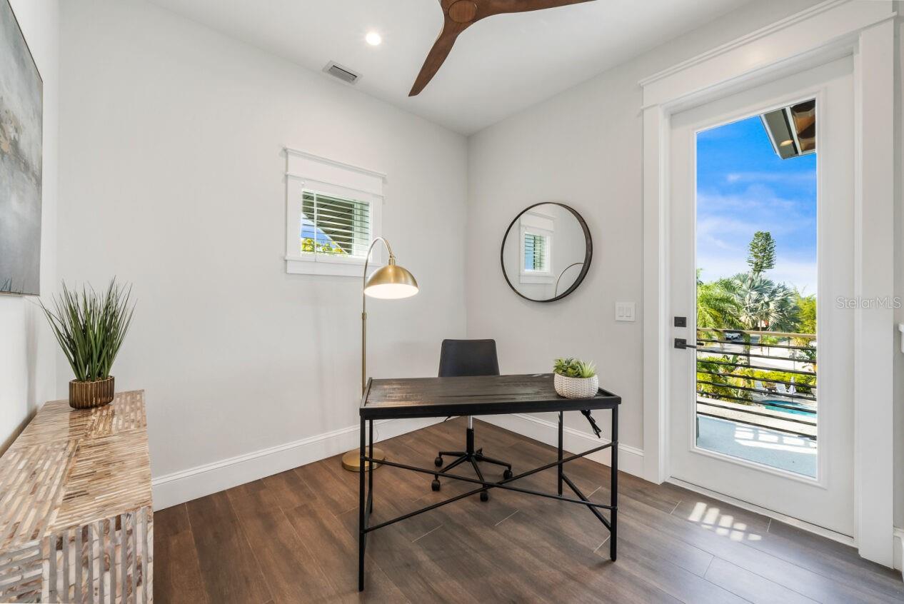 Image 32 of 52 For 421 Alamanda Road