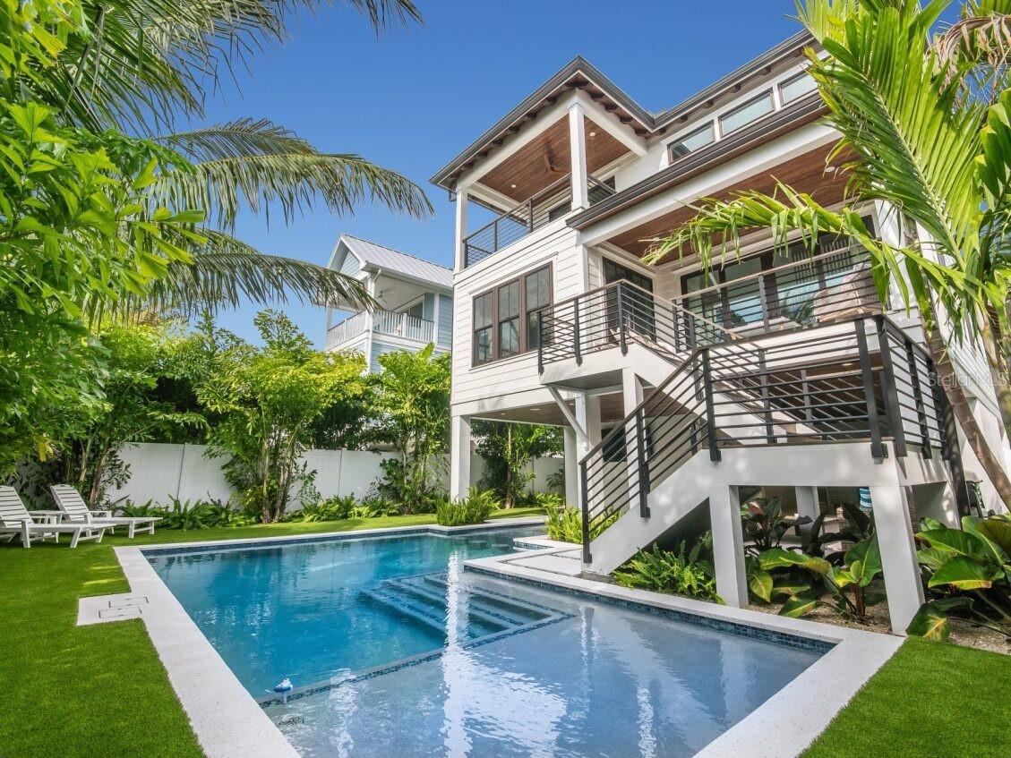 Image 36 of 52 For 421 Alamanda Road
