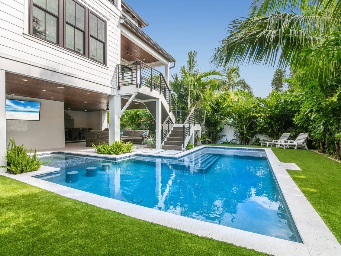 Image 37 of 52 For 421 Alamanda Road
